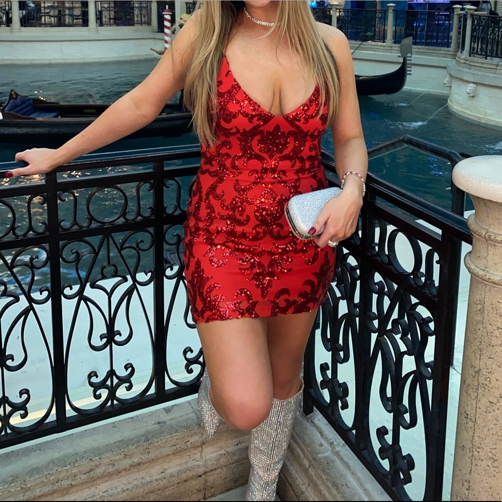 RED SEQUIN OPEN BACK MINIDRESS ‼️